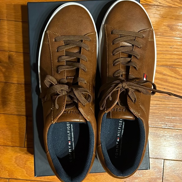 Tommy Hilfiger Other - Tommy Hilfiger Men’s sneaker size 12M brown